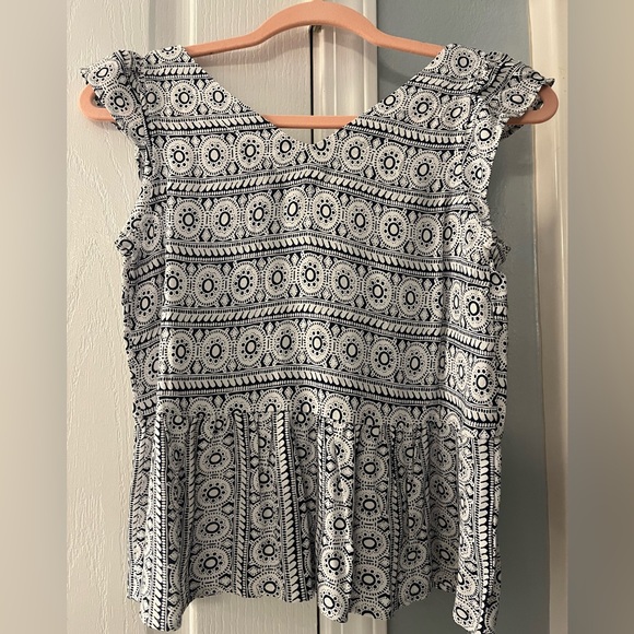 Petite Medallion Flutter Peplum Top - Picture 2 of 3